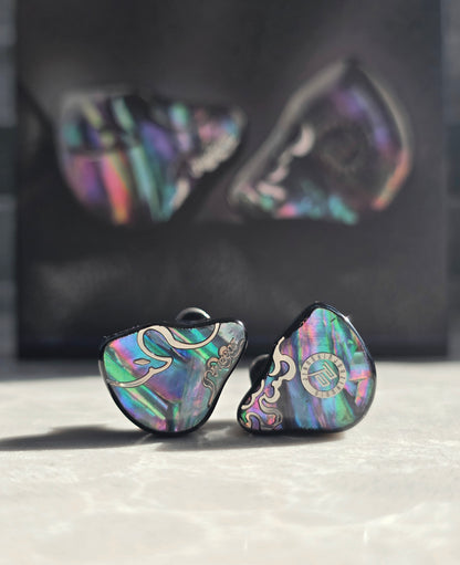 Auriculares in-ear JUZEAR Juzear x Z Reviews Defiant con 1 driver dinámico y 3 balanceados armados, diseño de monitor de monitoreo de audio.