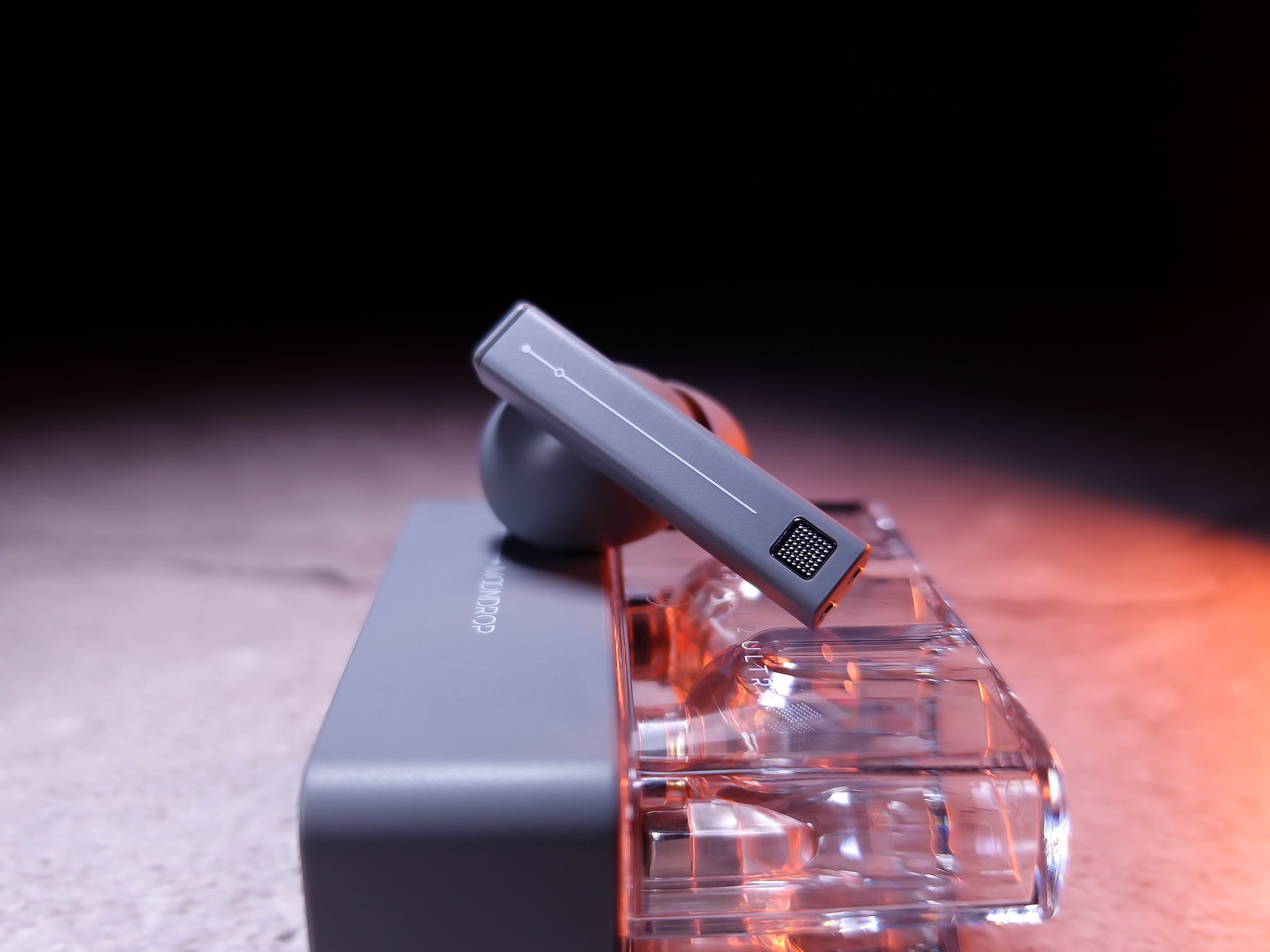 Auriculares TWS Moondrop Space Travel 2 Ultra con diseño compacto, estuche de carga, tecnología LDAC y cancelación de ruido ANC