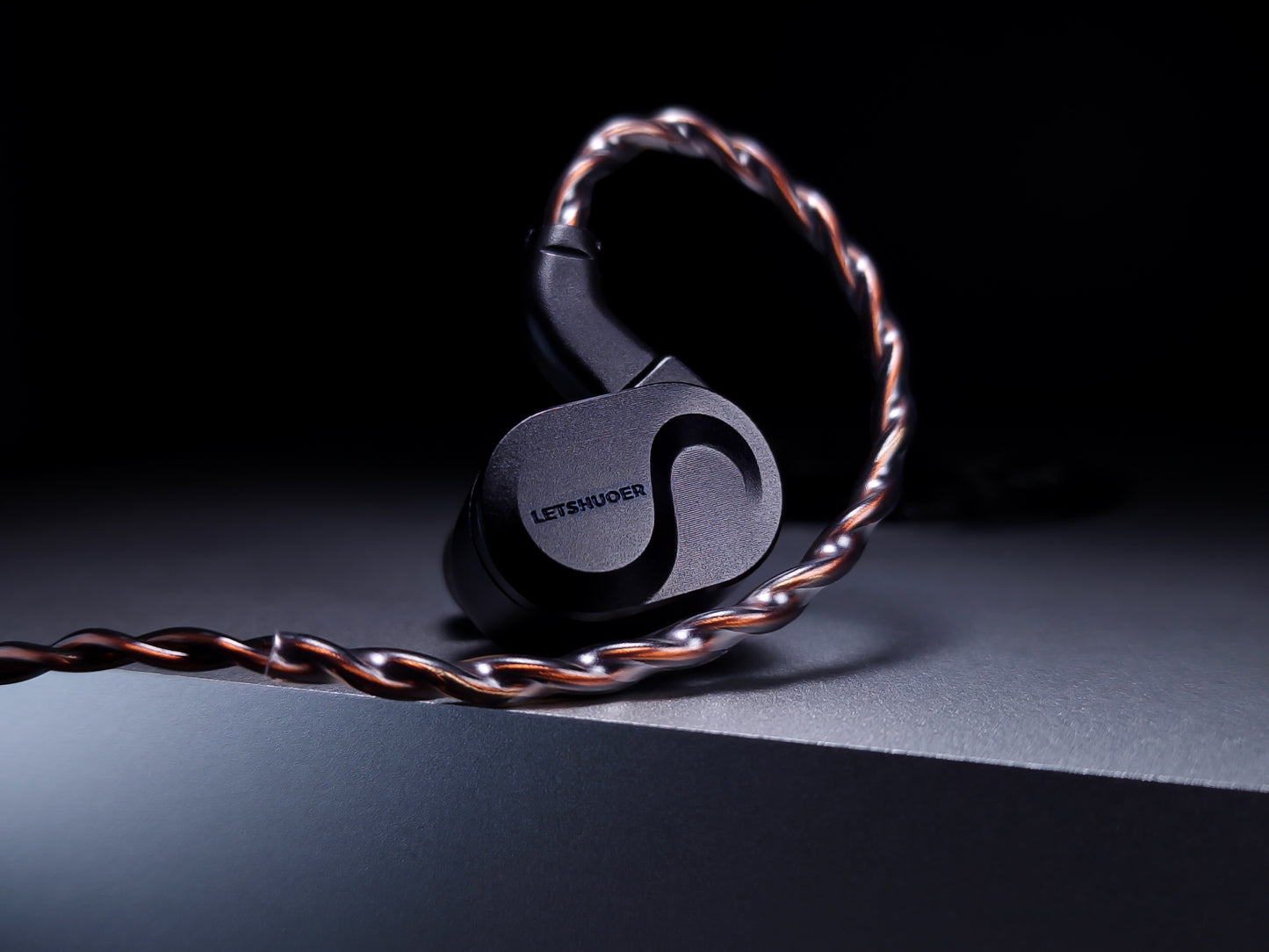 Auriculares in-ear LETSHUOER S08 con driver planar de 13mm y doble bobina, diseño Hi-Fi y sonido de alta fidelidad.
