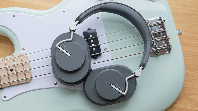 Auriculares inalámbricos MOONDROP Edge con diseño moderno, diadema acolchada y controles táctiles para audio de alta fidelidad.