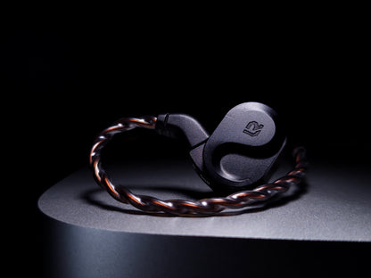 Auriculares in-ear LETSHUOER S08 IEM con diafragma planar de 13mm y doble bobina, diseño negro y detalles en plateado.