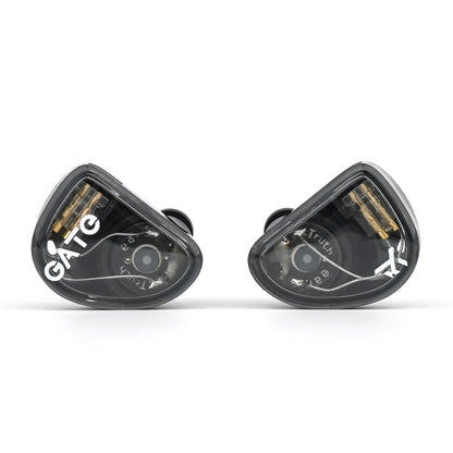 Monitor in-ear TRUTHEAR Gate con driver dinámico de 10 mm y diafragma LCP de carbono, visible en la imagen.