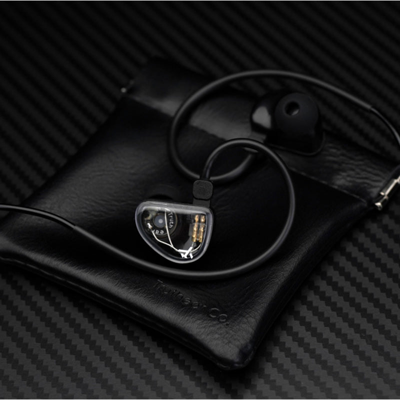 Monitor in-ear TRUTHEAR Gate con driver dinámico de 10mm y diafragma LCP de carbono para una reproducción de audio de alta calidad.