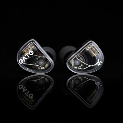 Auriculares IEM TRUTHEAR GATE con driver dinámico de 10mm y diafragma de LCP de carbono, visibles en la imagen.