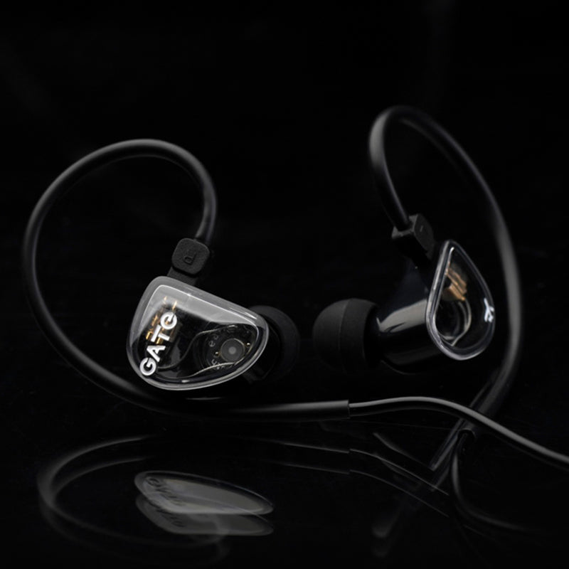 Auriculares in-ear TRUTHEAR Gate con driver dinámico de 10mm y diafragma de LCP de carbono, vista frontal en la imagen.
