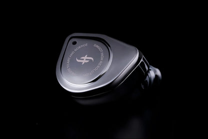 Auriculares IEM SIMGOT EW200 con driver dinámico de 10 mm, diafragma SCP y doble circuito magnético para audio de alta calidad.