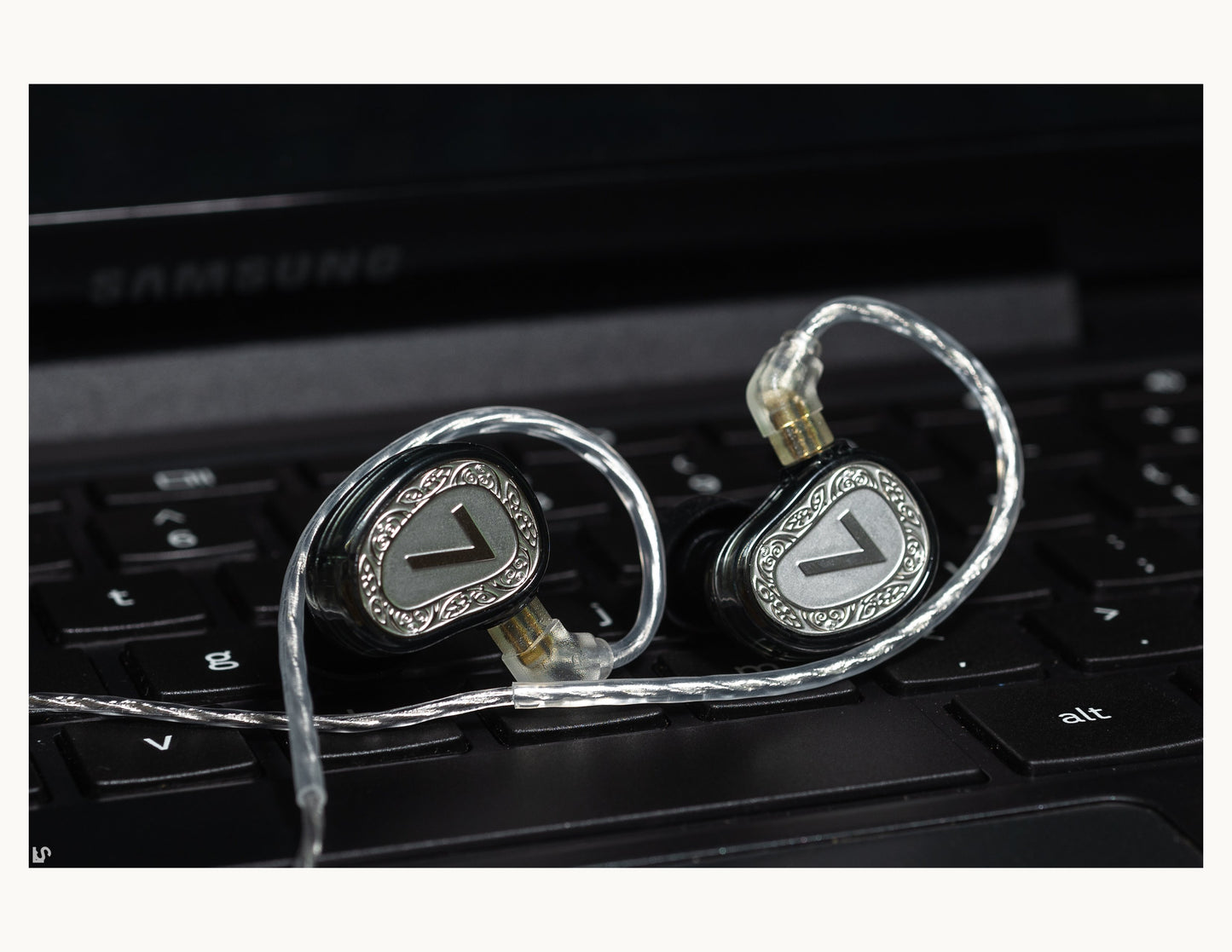 7Hz Elua Ultra Audífonos IEM - Doble driver y sonido equilibrado