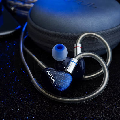 Auriculares in-ear AFUL Explorer IEM híbridos con drivers 1DD y 2BA, diseño compacto y detalles en negro y plateado.