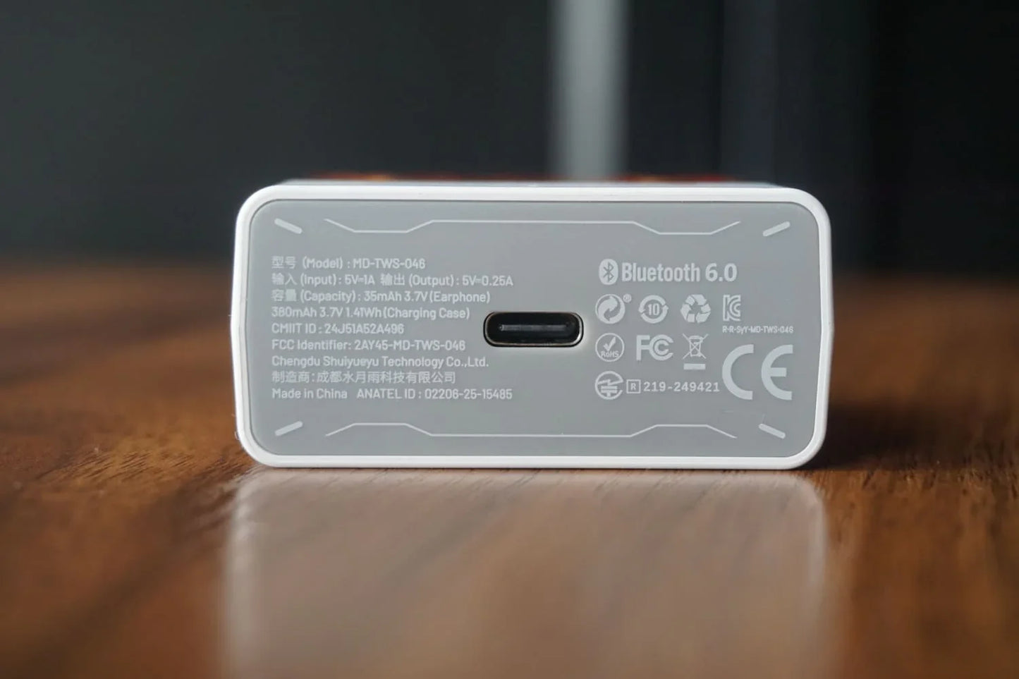 Auriculares TWS MOONDROP Space Travel 2 con cancelación de ruido ANC, diseño compacto y elegante para audiolovers.