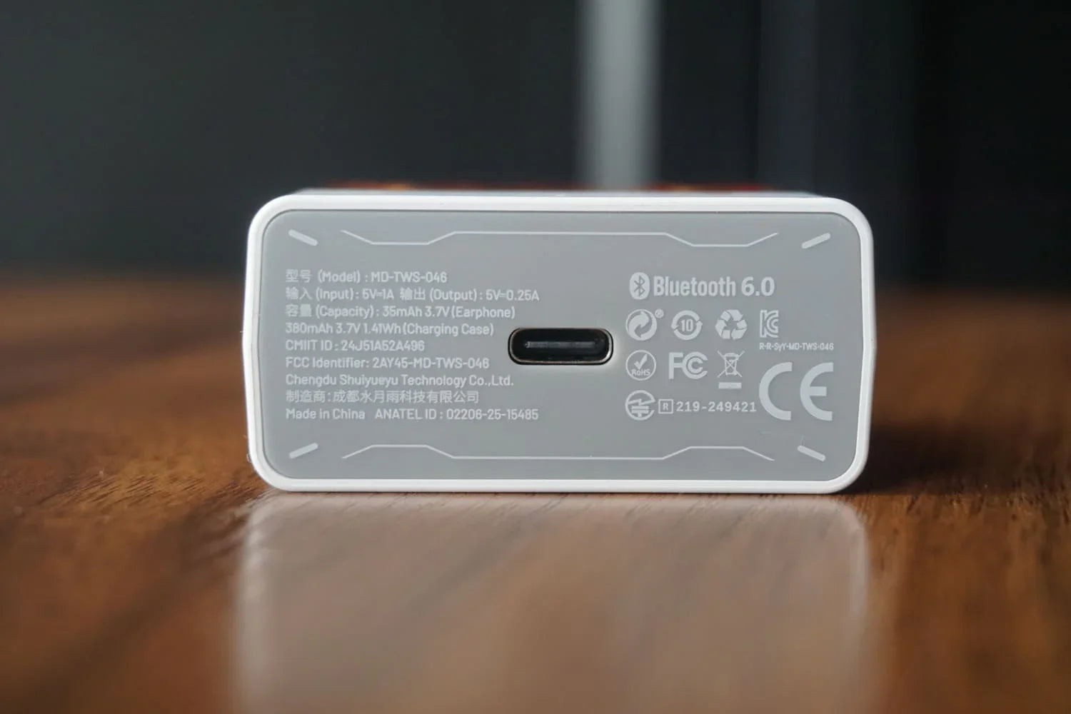 Auriculares TWS MOONDROP Space Travel 2 con cancelación de ruido ANC, diseño compacto y elegante para audiolovers.