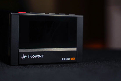 Reproductor de audio digital FiiO SNOWSKY Echo Mini con salida balanceada 4.4mm y pantalla, en color negro.