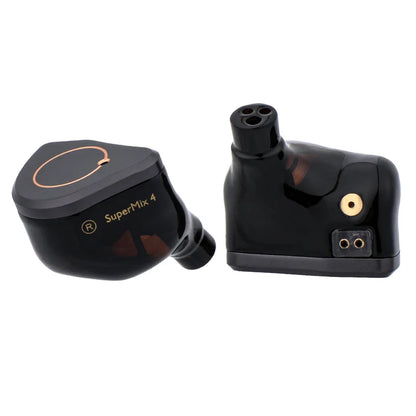 Auriculares IEM SIMGOT SuperMix 4 con drivers quadbrid DD, BA, planar y PZT, en color negro, mostrando el diseño en oreja