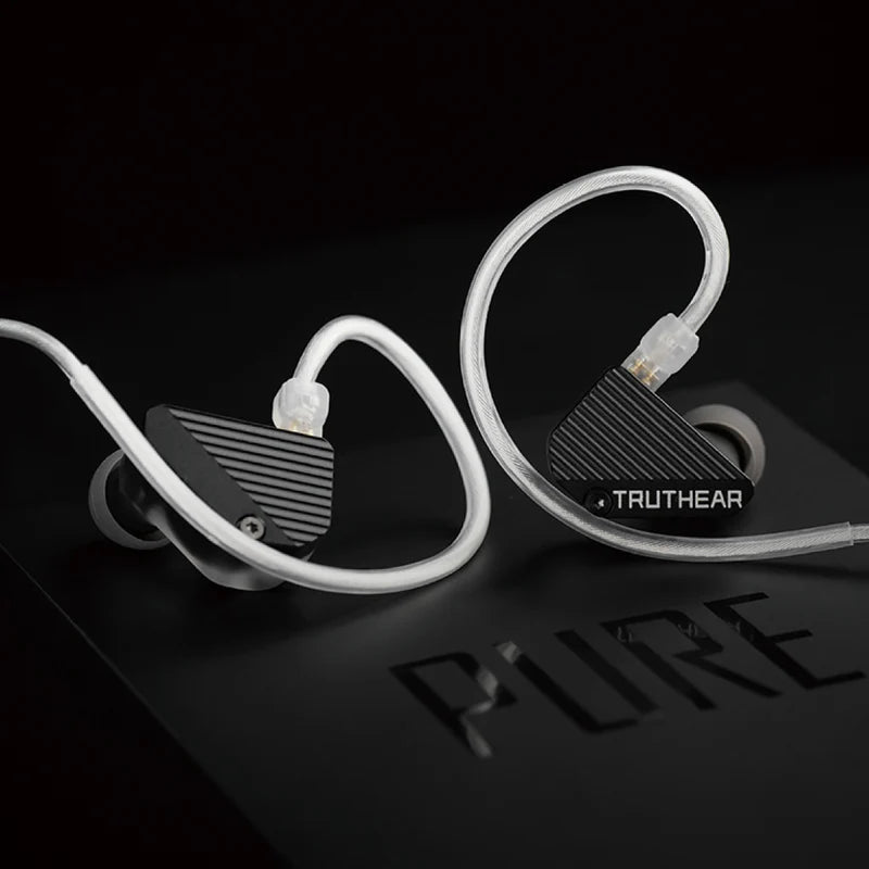 Auriculares in-ear TRUTHEAR PURE con 1 driver DD y 3 BA, diseñados para graves profundos y sonido de alta calidad.