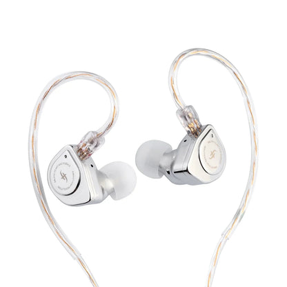 Auriculares in-ear SIMGOT EW200 con driver dinámico de 10 mm, doble circuito magnético y diseño compacto.