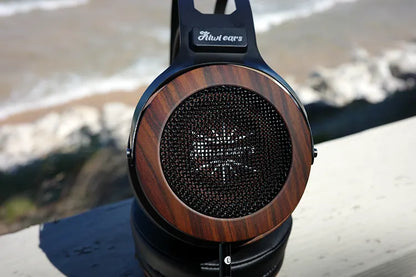 Auriculares KiWi EARS Altruva con copas de madera y rejilla, auriculares Hi-Fi con driver dinámico de 50 mm para audio de alta calidad.