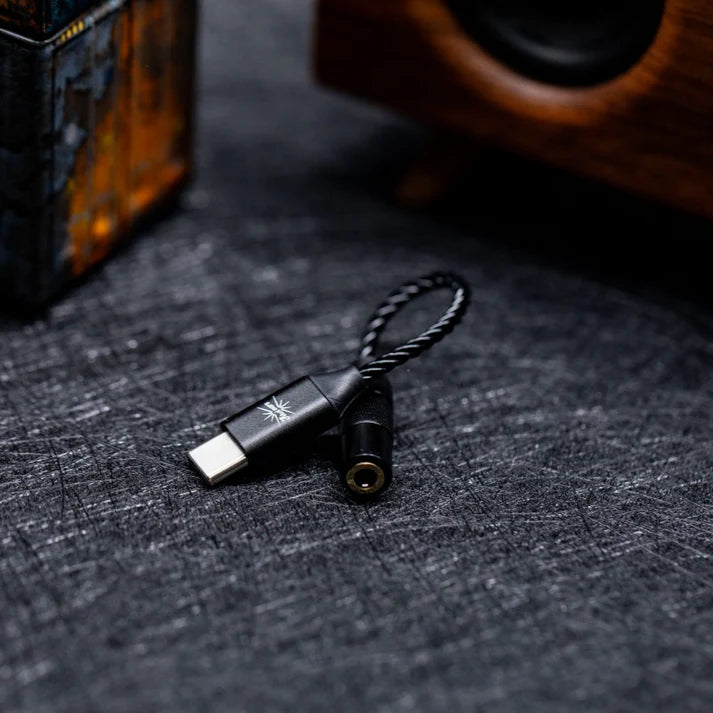 Adaptador DAC USB-C a 3.5mm Kiwi Ears AD1 para audio de alta resolución, convertidor digital a analógico compacto y portátil