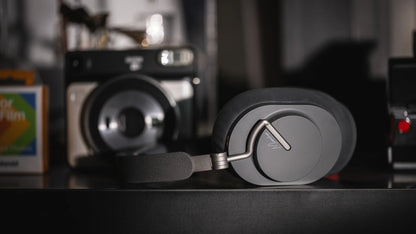 Auriculares inalámbricos MOONDROP Edge de alta fidelidad con cancelación activa de ruido (ANC) y diseño compacto en color negro.