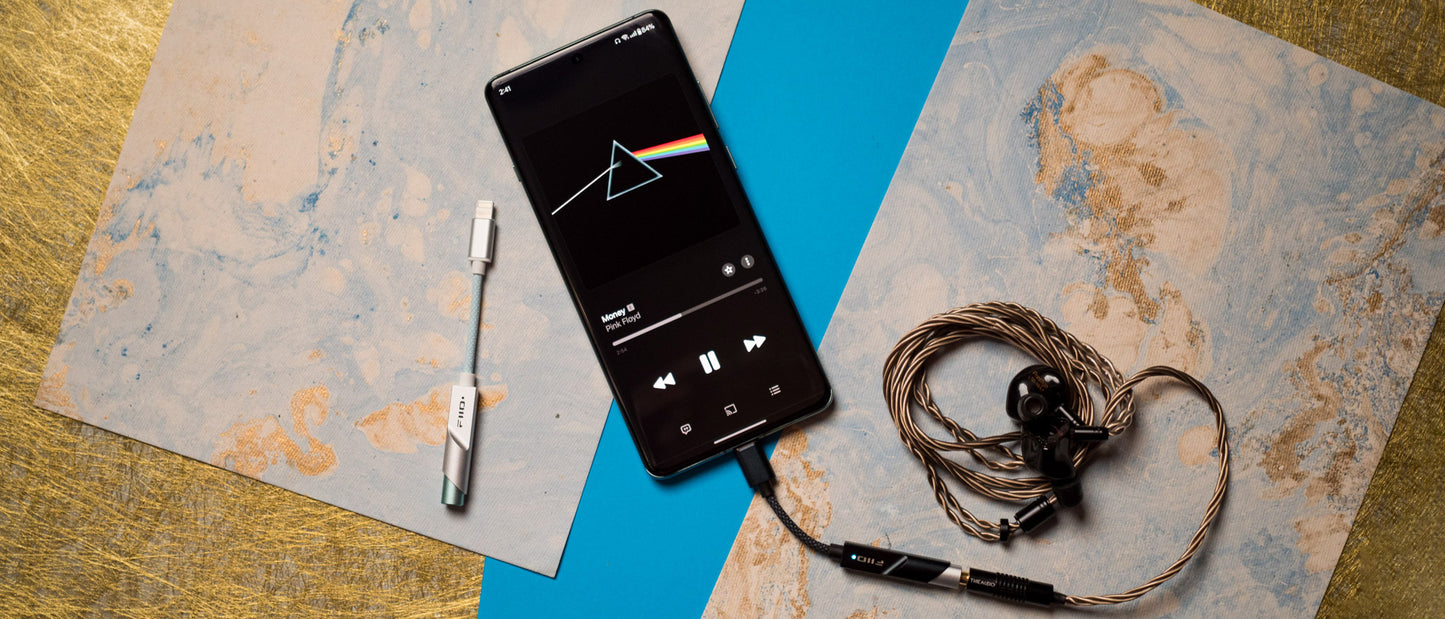 Convertidor digital a analógico FiiO KA11 con salida 3.5mm y alta potencia, diseñado para audio de alta calidad.