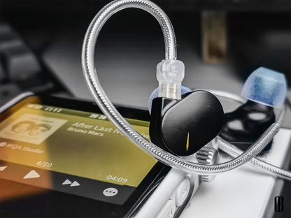Auriculares MOONDROP CHU II IEM con driver dinámico de 10mm de aluminio-magnesio, en color negro con cable.
