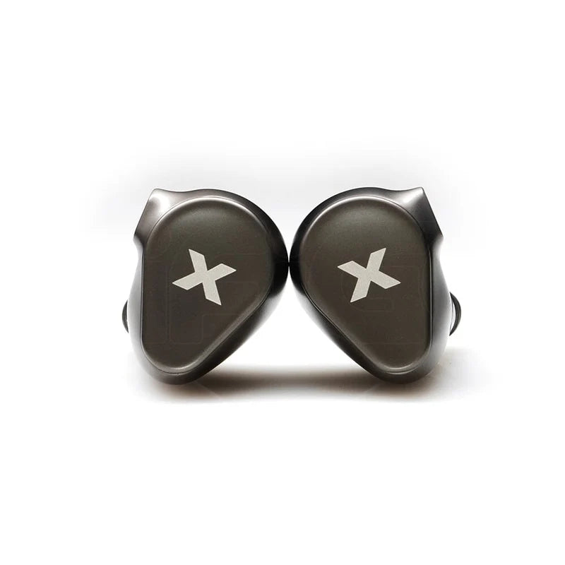 Auriculares in-ear DUNU Titan X con driver dinámico de 10mm, doble cámara y doble imán, en color negro con cable.