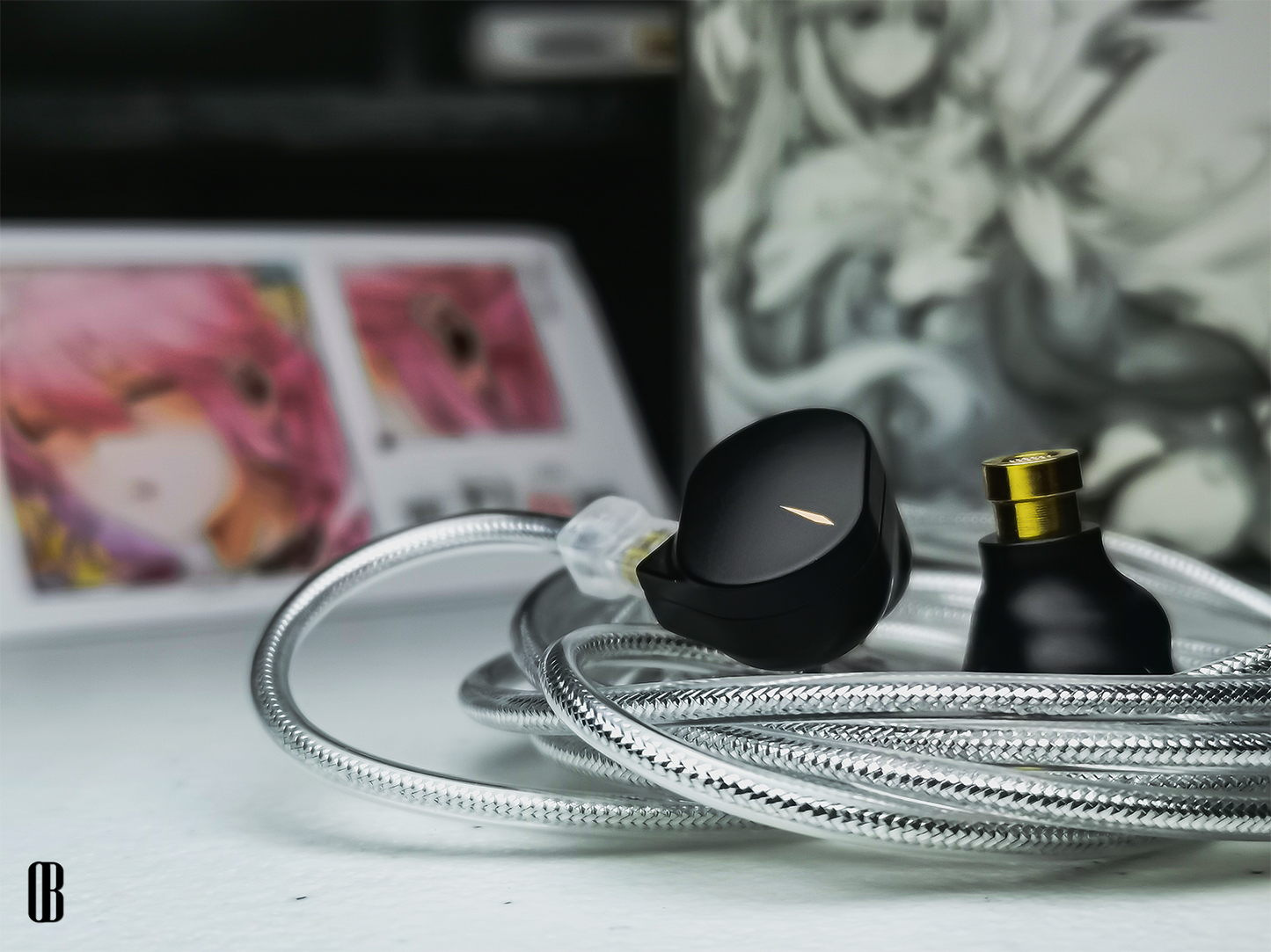 Auriculares in-ear MOONDROP CHU II con controlador dinámico de 10mm de aluminio-magnesio, vista de los monitores en-ear.