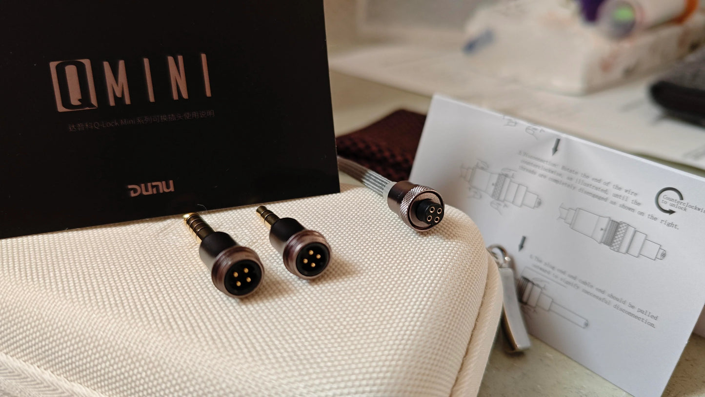 Auriculares in-ear Dunu KIMA 2 con driver dinámico de domo compuesto DLC y sistema Q-Lock, vista lateral del monitor en-ear.
