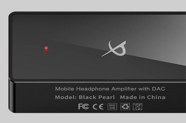 Convertidor digital a analógico TRN Black Pearl para audio Hi-Fi, portátil y de alta fidelidad, con diseño compacto y elegante.