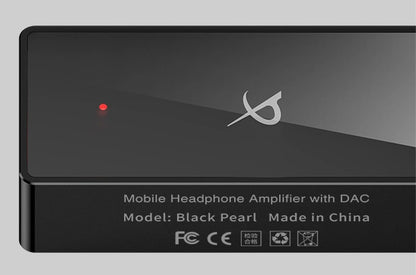 Convertidor digital a analógico TRN Black Pearl para audio Hi-Fi, portátil y de alta fidelidad, con diseño compacto y elegante.