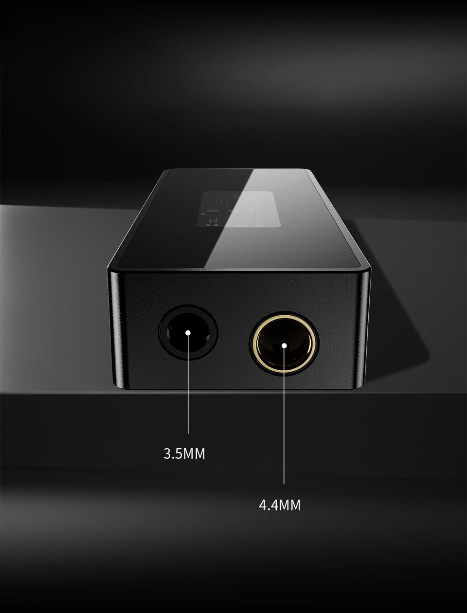 Conversor digital a analógico TRN Black Pearl, DAC portátil de audio Hi-Fi con diseño compacto y acabado en negro brillante.